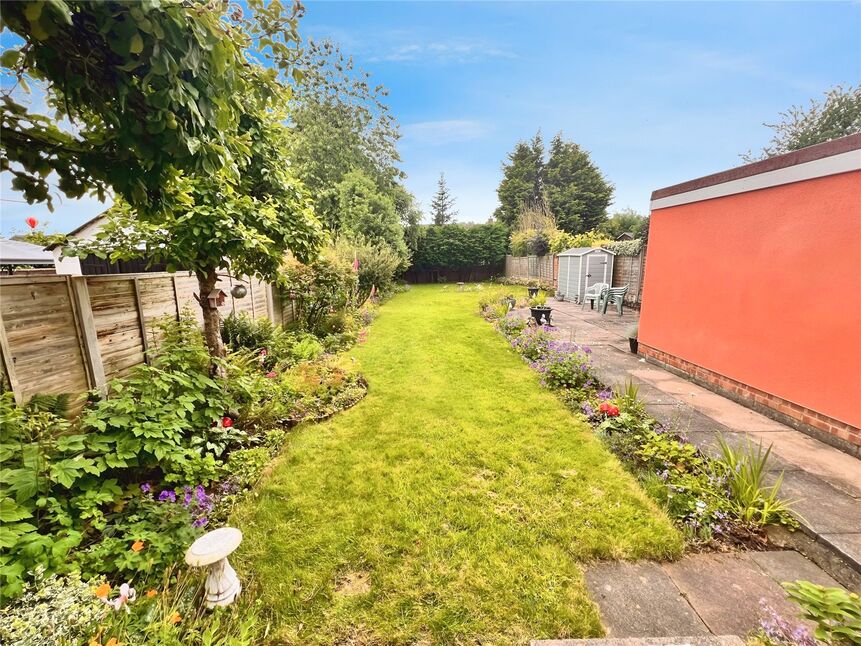 3 bedroom Detached House for sale, Stanton Road, BurtononTrent, DE15