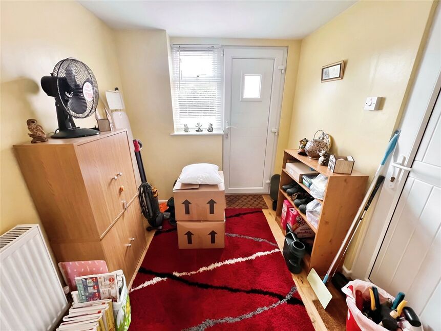 3 bedroom Detached House for sale, Stanton Road, BurtononTrent, DE15