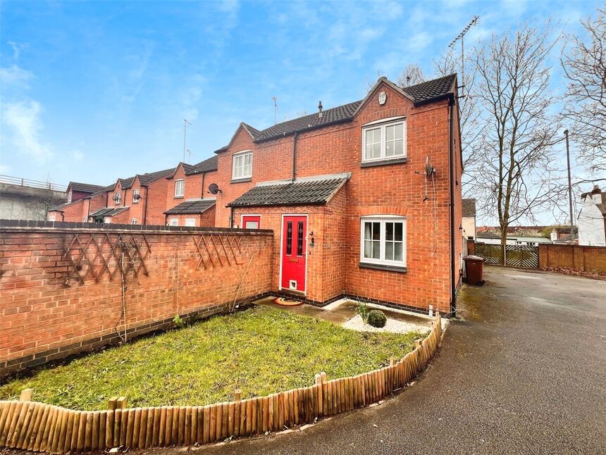 2 bedroom Mid Terrace House for sale, Wyggeston Street, BurtononTrent