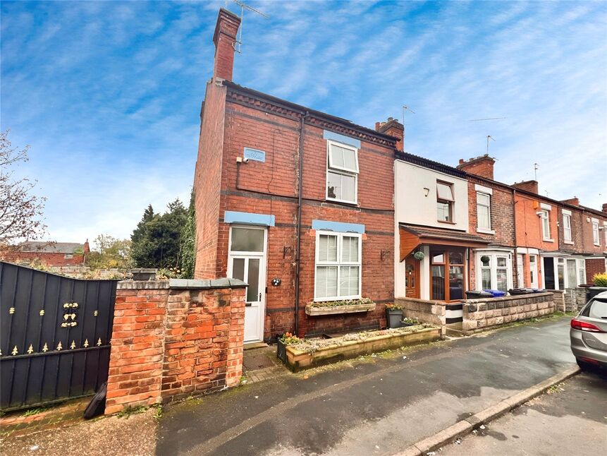 Main image of 3 bedroom End Terrace House for sale, Hunter Street, Burton-on-Trent, Staffordshire, DE14