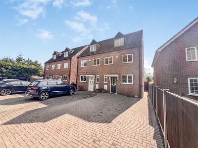 4 bedroom Semi Detached House for sale