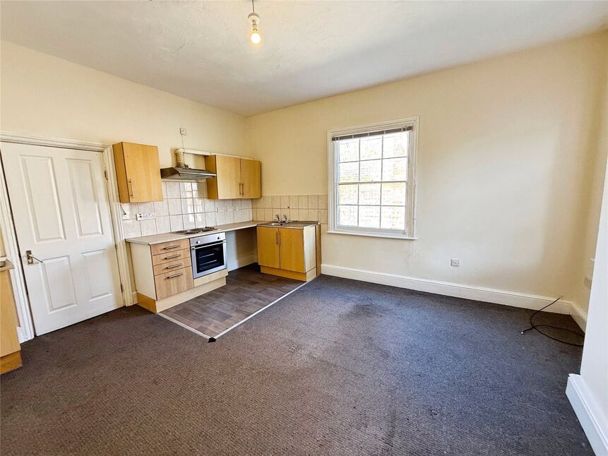 Kitchen / Living Area
