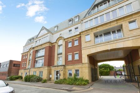 Curzon Street, 2 bedroom Flat for sale, &pound;100,000