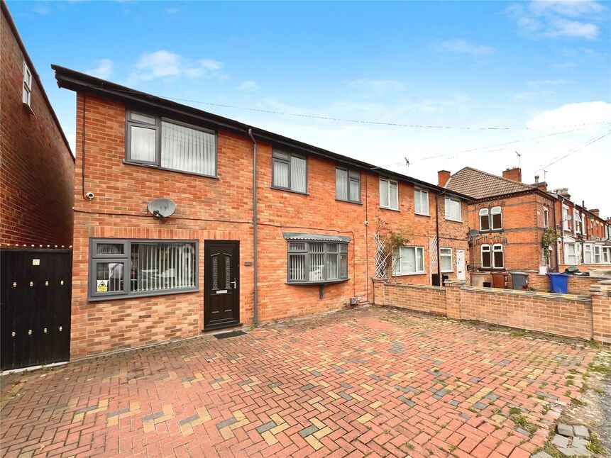 Main image of 5 bedroom Semi Detached House for sale, Blackpool Street, Burton-on-Trent, Staffordshire, DE14