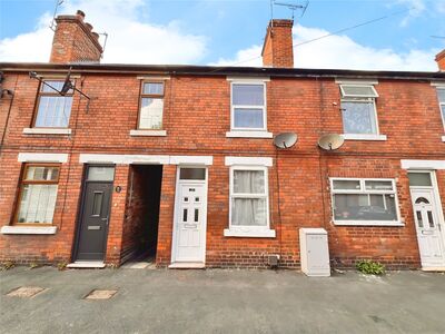 3 bedroom Mid Terrace House for sale