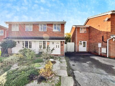 Crestwood Close, 2 bedroom Semi Detached House for sale, £160,000