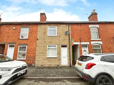 3 bedroom Mid Terrace House to rent