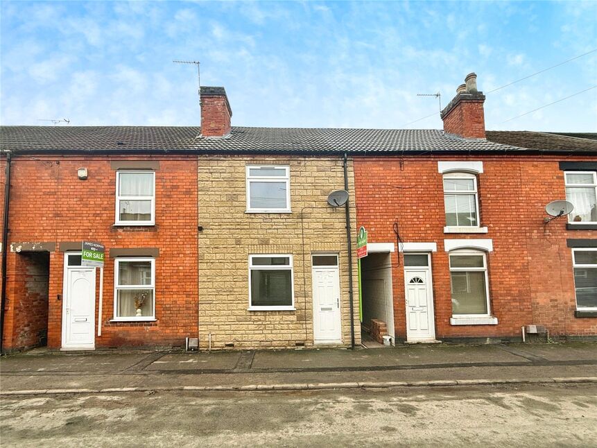 Main image of 3 bedroom Mid Terrace House to rent, Carlton Street, Burton Upon Trent, Staffordshire, DE13