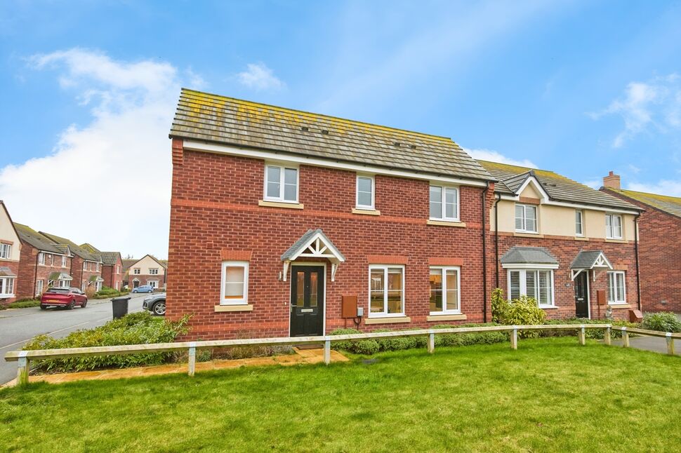 Main image of 3 bedroom Detached House for sale, Barley Road, Burton-on-Trent, Staffordshire, DE13