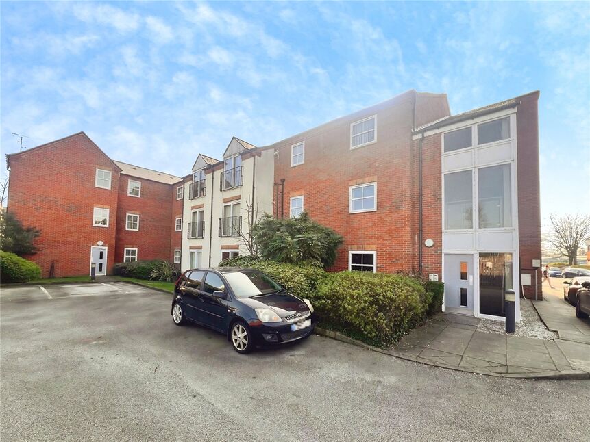 Main image of 2 bedroom Flat for sale, Finings Court, Burton-on-Trent, Staffordshire, DE14
