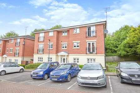 Badgerdale Way, 2 bedroom Flat to rent, &pound;875 pcm