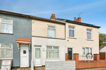 2 bedroom Mid Terrace House for sale