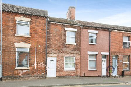 2 bedroom Mid Terrace House for sale