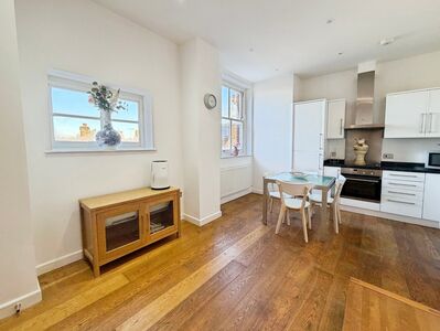 Stour Street, 2 bedroom Flat to rent, &pound;1,450 pcm