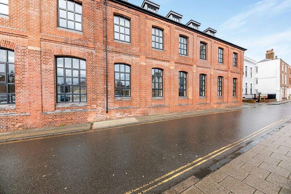 Main image of 3 bedroom Mid Terrace House to rent, Stour Street, Canterbury, Kent, CT1