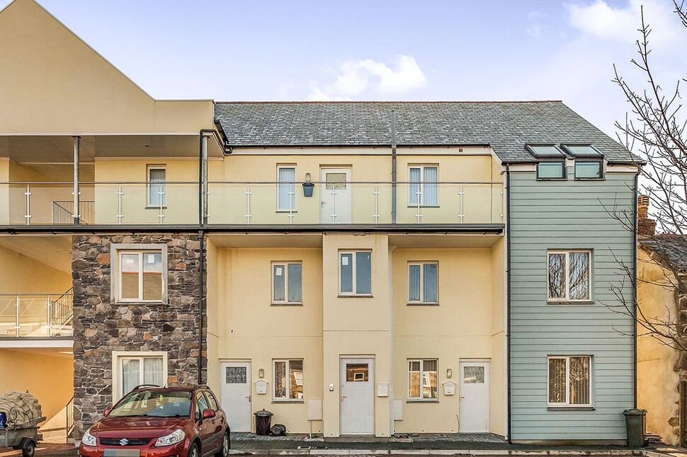 Main image of 3 bedroom Flat to rent, Chapel Walk Mews North Parade, Camborne, Cornwall, TR14