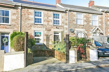 Bullers Terrace, 3 bedroom Mid Terrace House to rent, £1,200 pcm