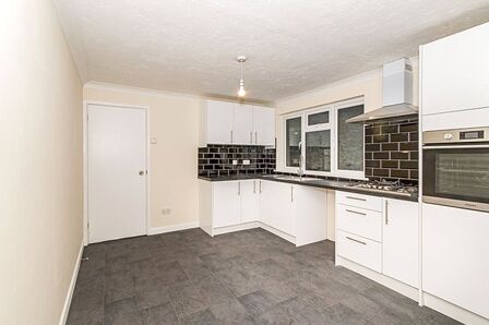 Trelowarren Street, 1 bedroom Flat to rent, &pound;700 pcm