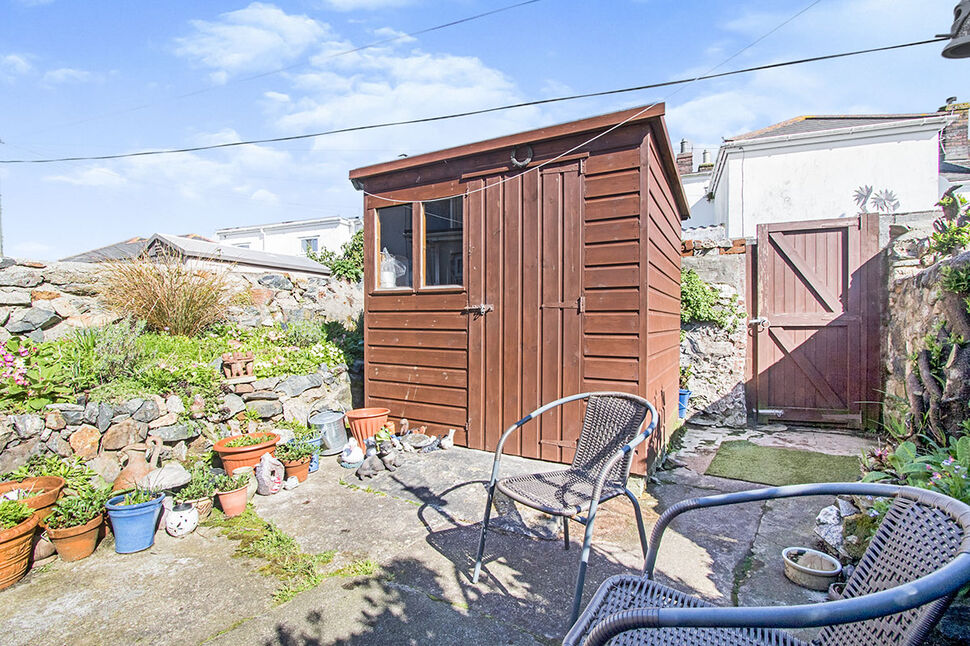 2 bedroom Mid Terrace House for sale, William Street, Camborne, TR14 £175,000