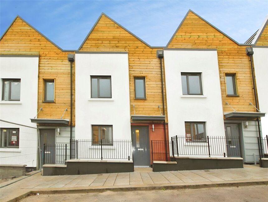 Main image of 3 bedroom Mid Terrace House to rent, Robinsons Avenue, Pool, Cornwall, TR15