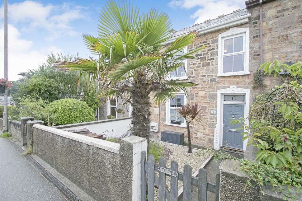 3 bedroom Mid Terrace House for sale, East Hill, Tuckingmill, TR14 £