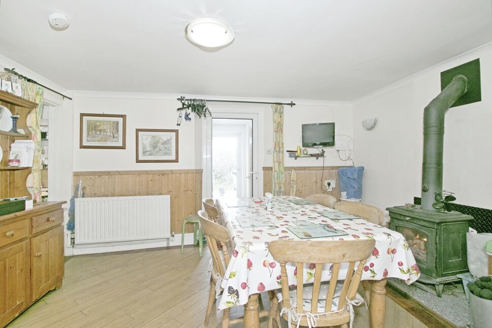 3 bedroom Mid Terrace House for sale, Dolcoath Road, Camborne, TR14 £