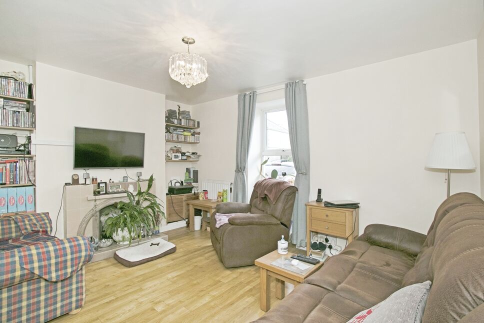 3 bedroom Mid Terrace House for sale, Dolcoath Road, Camborne, TR14 £