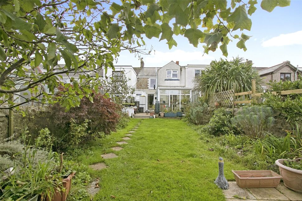 3 bedroom Mid Terrace House for sale, Dolcoath Road, Camborne, TR14 £265,000