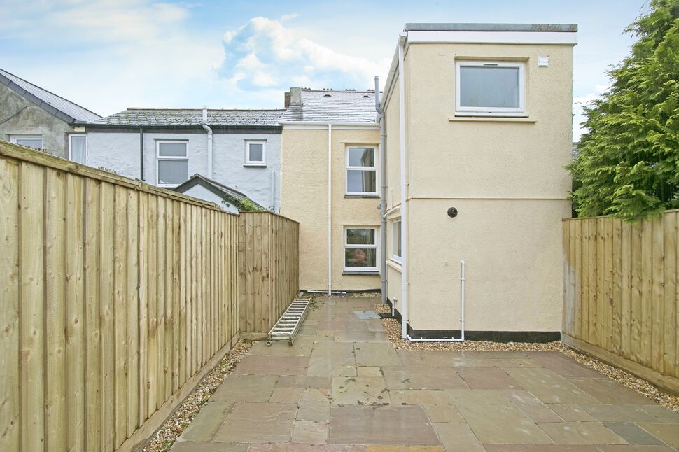 3 bedroom Mid Terrace House for sale, Victoria Street, Camborne, TR14