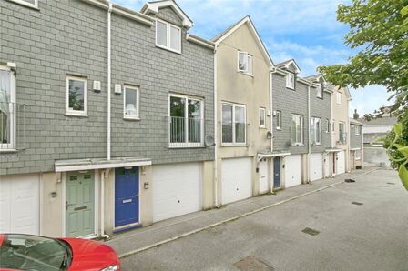 West Charles Street, 3 bedroom Mid Terrace House for sale, £220,000