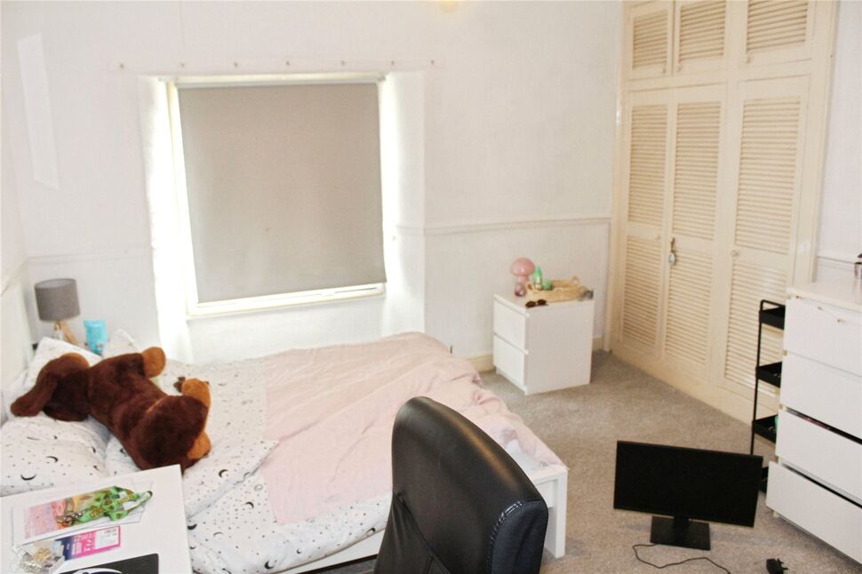 1 bedroom Mid Terrace House to rent