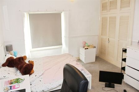 Arwenack Street, 1 bedroom Mid Terrace House to rent, £425 pcm