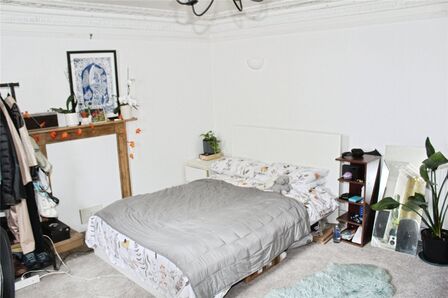 Lower Market Street, 1 bedroom  Room to rent, £450 pcm