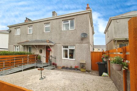 Close Hill, 3 bedroom Semi Detached House for sale, £217,500