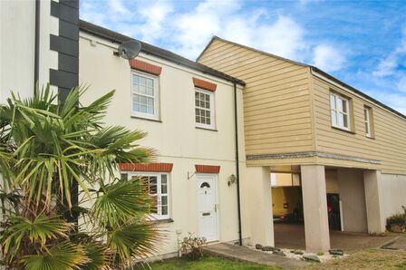 3 bedroom Mid Terrace House for sale