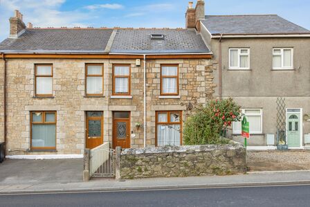 3 bedroom Mid Terrace House for sale