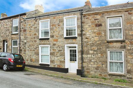 3 bedroom Mid Terrace House to rent