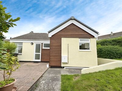 The Leas, 2 bedroom Semi Detached Bungalow to rent, £1,300 pcm