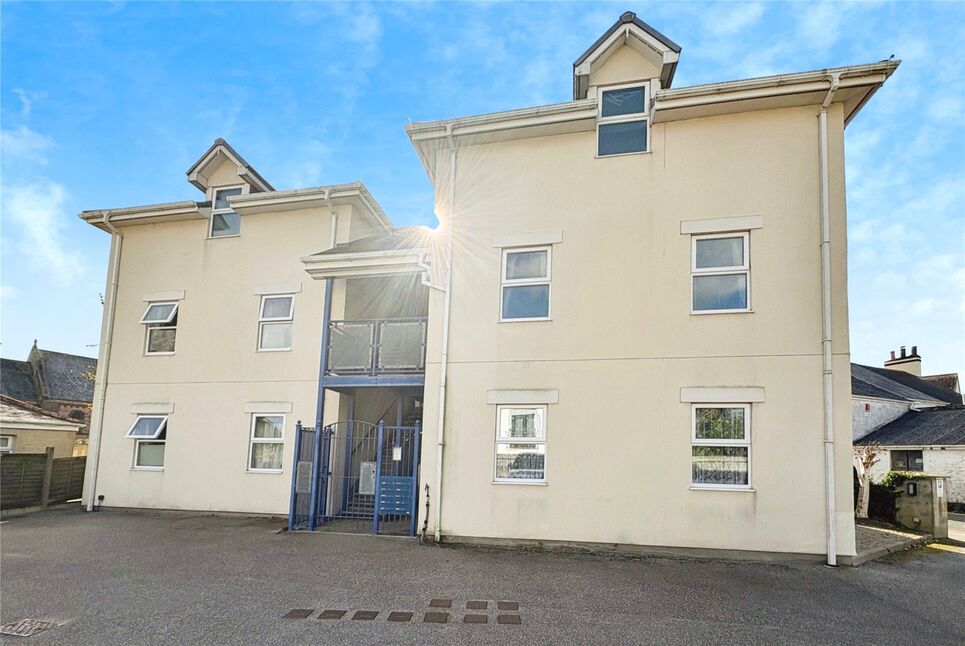 Main image of 1 bedroom Flat for sale, South Roskear Terrace, Camborne, Cornwall, TR14