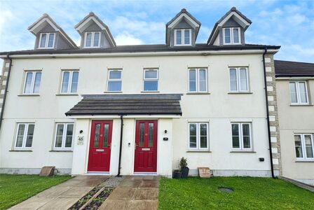 4 bedroom Mid Terrace House for sale