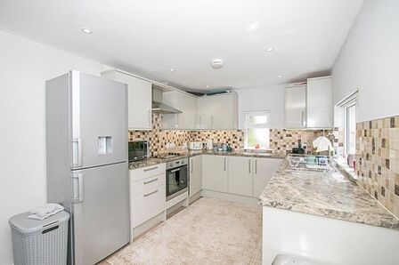 Skinners Bottom, 1 bedroom  House to rent, £950 pcm