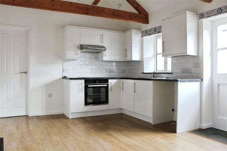 2 bedroom Detached Property to rent