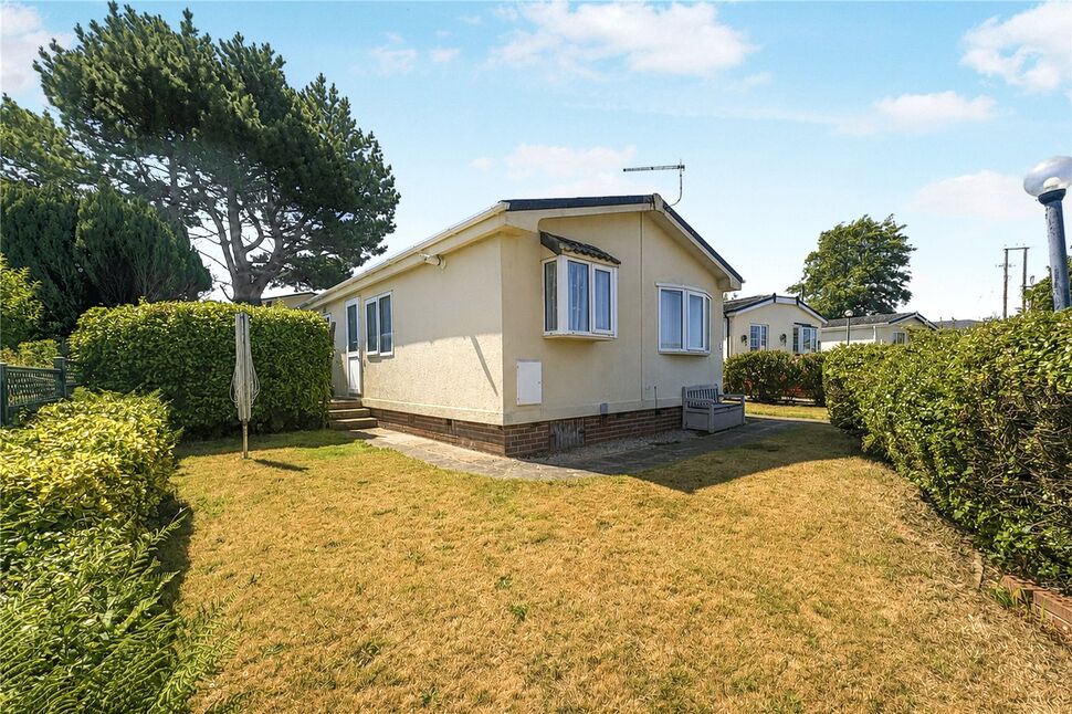 2 bedroom Detached Property for sale