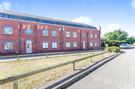 Brunel Court, 2 bedroom Flat to rent, &pound;1,200 pcm