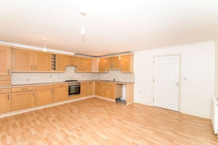 Brunel Court, 2 bedroom Flat to rent, &pound;1,200 pcm