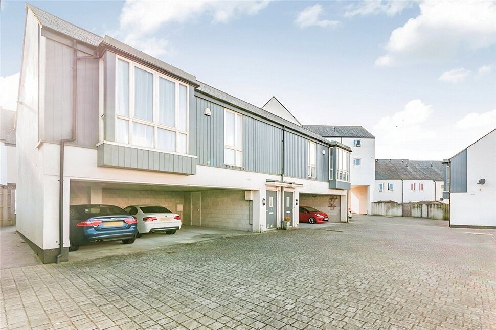 Main image of 1 bedroom Semi Detached Flat for sale, Kerrier Way, Camborne, Cornwall, TR14