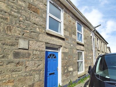 Carnarthen Street, 3 bedroom Mid Terrace House to rent, &pound;1,200 pcm