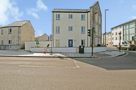 4 bedroom Mid Terrace House for sale
