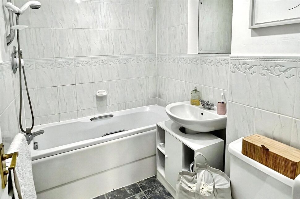 En-Suite Bathroom