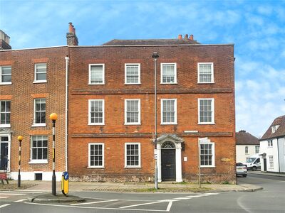 London Road, 2 bedroom  Flat to rent, £1,275 pcm